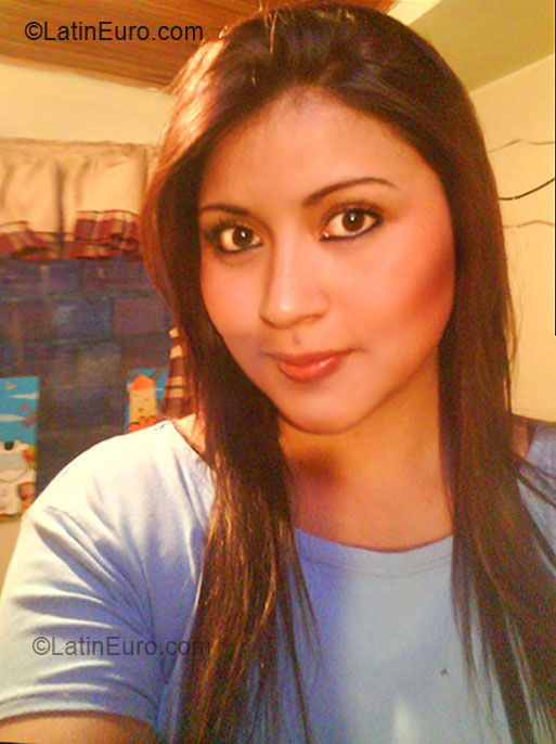 Date this passionate Colombia girl Thannia from Bogota CO6115