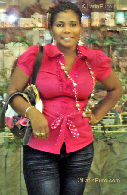 Date this attractive Panama girl Lineth from Colon PA60