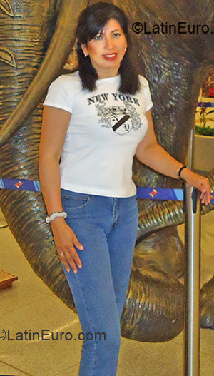 Date this delightful Ecuador girl Mary from Quito EC72