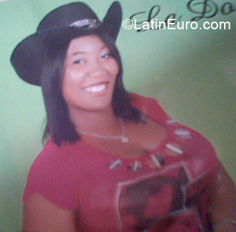 Date this tall Dominican Republic girl Leonela from San Pedro De Macoris DO6448