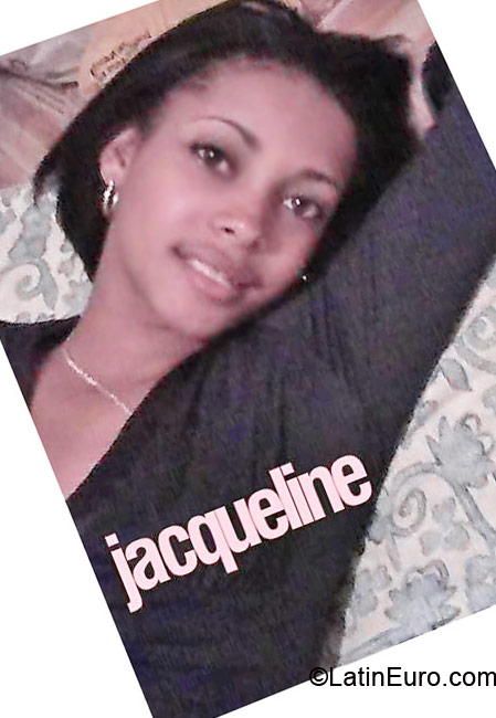 Date this funny Dominican Republic girl Yaquelin plasen from Bonao DO6383