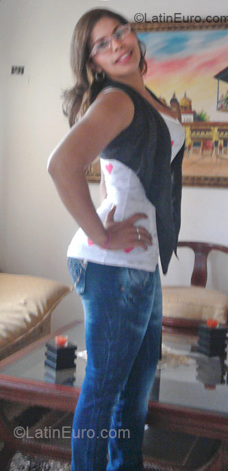 Date this sensual Colombia girl Carolina from Cartagena CO6245