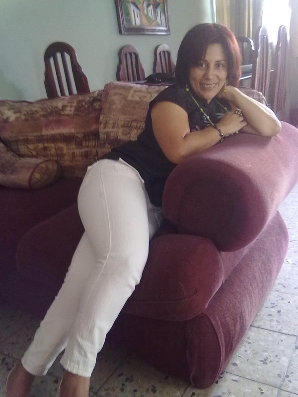 Date this happy Honduras girl Beatriz Ferrufino from Teguigalpa HN282