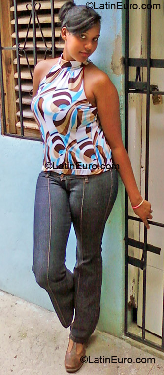 Date this funny Dominican Republic girl Ozema from Santo Domingo DO6522