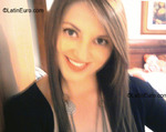 good-looking Colombia girl Mary from Bogota CO6305