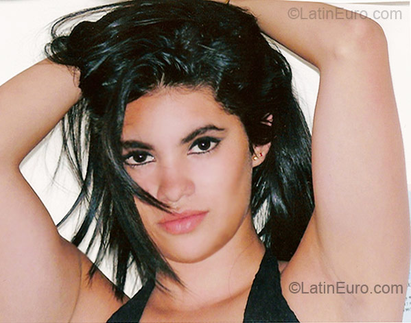 Date this voluptuous Colombia girl Samantha from Cali CO6348