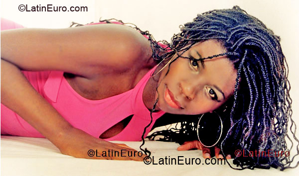 Date this pretty Brazil girl Leonarda Gabriela from Coronel Fabriciano BR4662