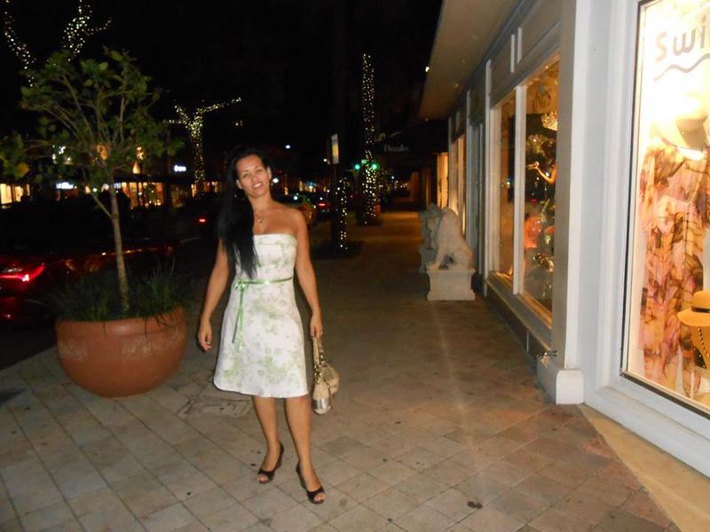 Date this hard body United States girl Martha from Erie US17574