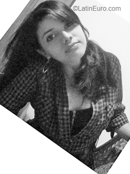Date this charming Colombia girl Andrea from Medellin CO6409