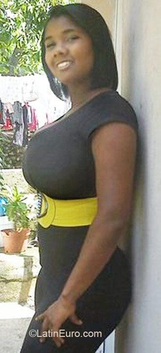 Date this foxy Dominican Republic girl Miltha from Santo Domingo DO6736