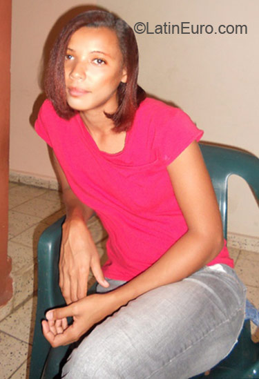 Date this delightful Dominican Republic girl Anais sanchez from Barahona DO6747