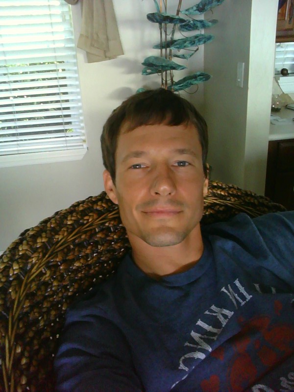 Date this exotic United States man Andrew from St Petersburg US9070