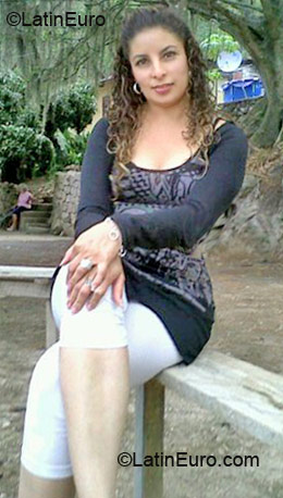 Date this charming Honduras girl Wendy from Tegucigalpa HN291