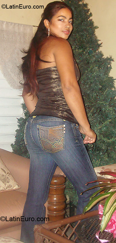 Date this young Dominican Republic girl Carolina from Santo Domingo DO6833