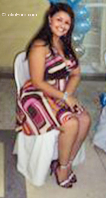 Date this georgeous Colombia girl Divanis from Barranquilla CO6495