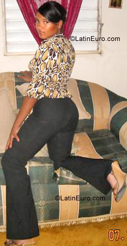 Date this stunning Dominican Republic girl Charlotte from San Pedro De Macoris DO6947