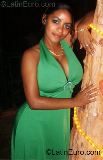 Date this good-looking Dominican Republic girl Roberci adely e from Santo Domingo DO7837