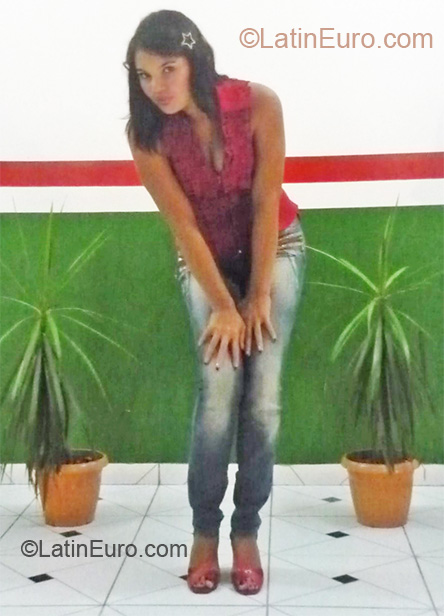 Date this pretty Brazil girl Denise from Belem BR4948
