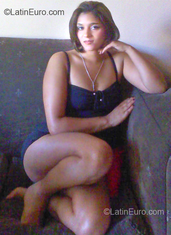 Date this happy Dominican Republic girl Mercedes from Santiago DO7090