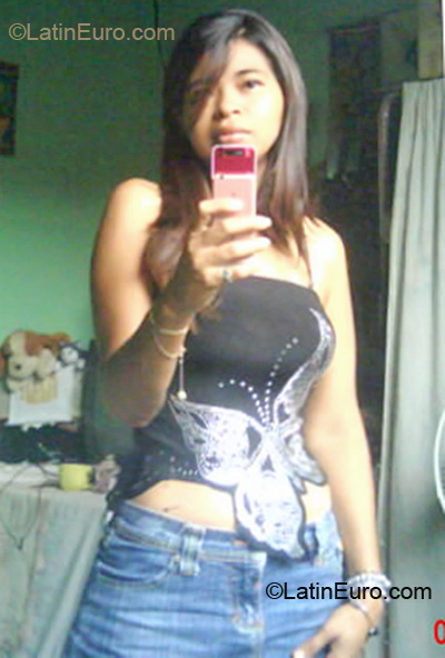 Date this charming Honduras girl Elizabeth from San Pedro Sula HN302