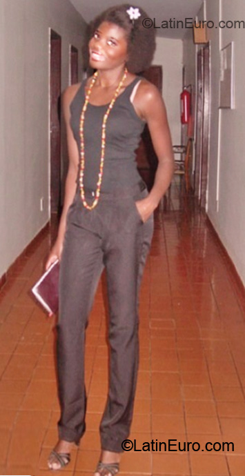 Date this lovely Brazil girl Bilka from Brasilia BR4976