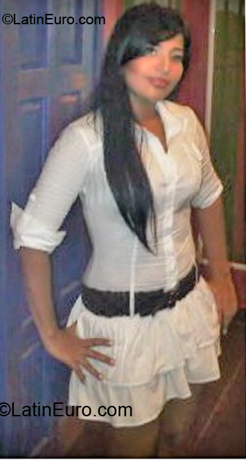 Date this athletic Colombia girl Liliana from Barranquilla CO6666