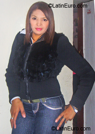 Date this georgeous Colombia girl Adriana from Bogota CO6673