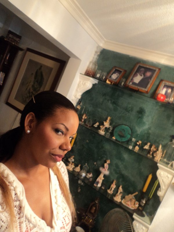 Date this sensual Colombia girl Lynda Mariah from Cali CO6700