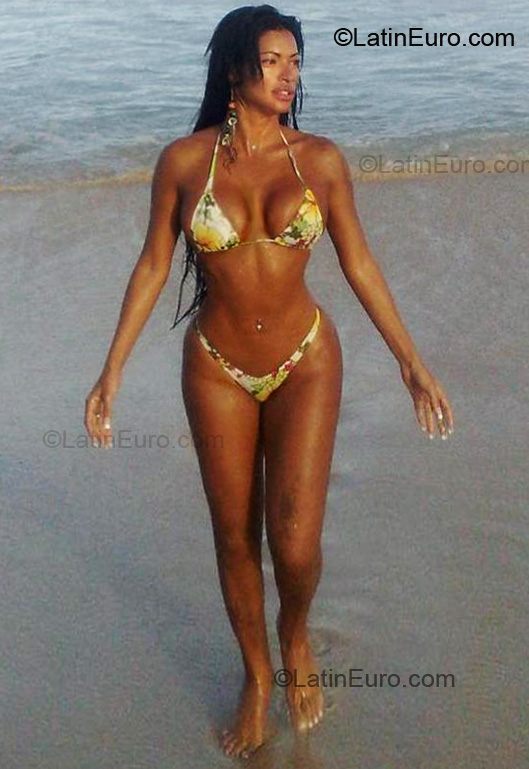 Date this funny Brazil girl Evaldina from Sao Paulo BR5017