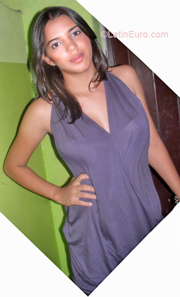 Date this lovely Brazil girl Samuelle from Pombal BR5018