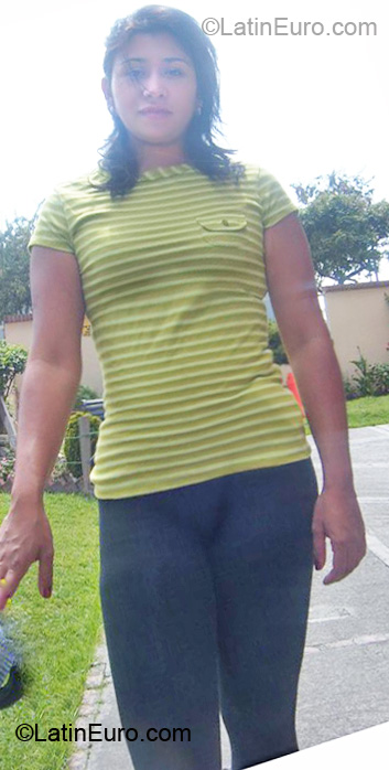Date this delightful Colombia girl Adriana from Bogota CO6743