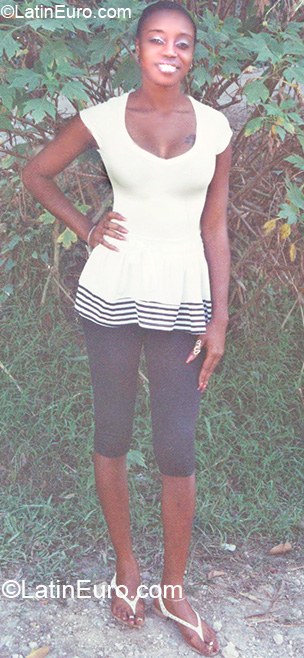 Date this happy Jamaica girl Cassandra from Hanover JM218