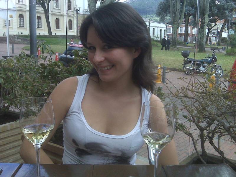 Date this happy Colombia girl Johanna reyes r from Bogota CO6757