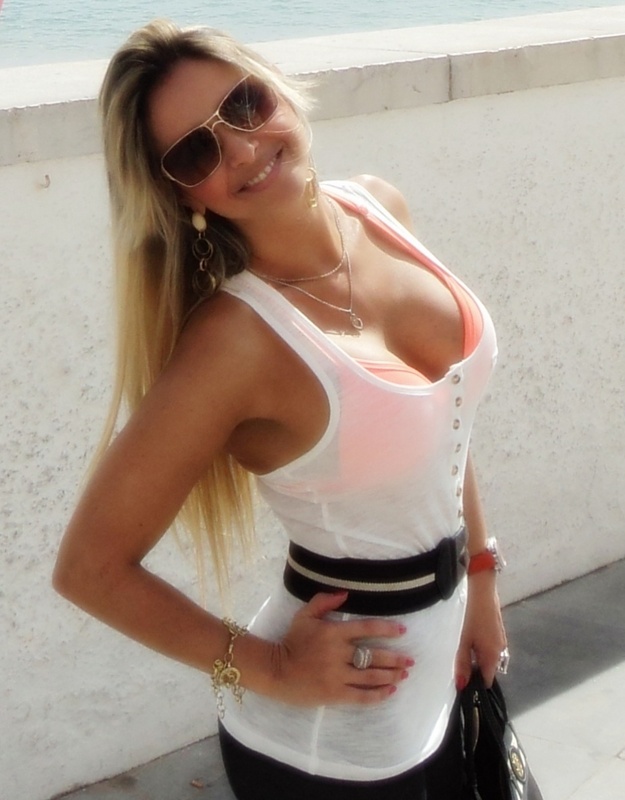 Date this pretty Brazil girl Andreia from Vitoria BR5069
