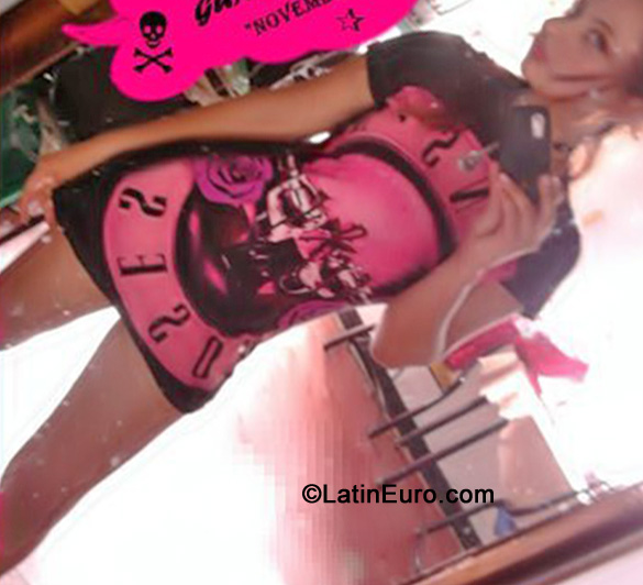 Date this attractive Colombia girl Aura Maria from Cali CO7283