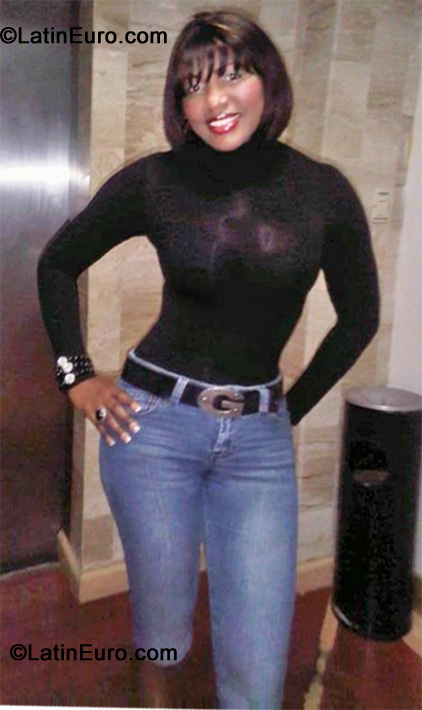 Date this gorgeous Dominican Republic girl Maribel from Santo Domingo BR5083