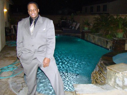 Date this tall United States man Cecil from Hamden US9421