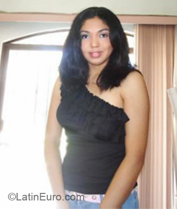 Date this lovely Mexico girl Nohemi from La Paz MX325