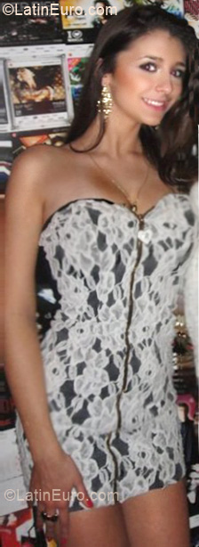 Date this good-looking Brazil girl Samantha from Florianopolis BR5185