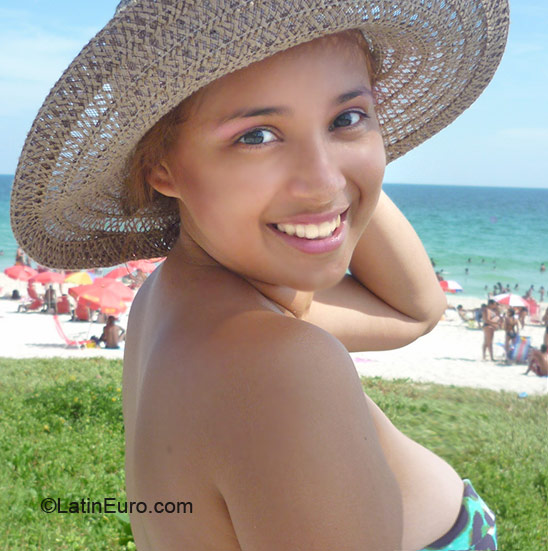Date this hot Brazil girl Aline from Vicosa BR5193