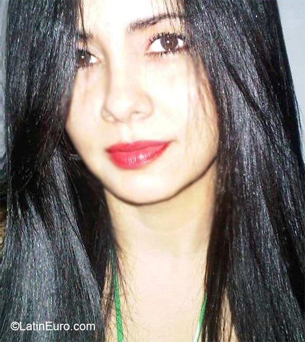 Date this stunning Venezuela girl Alejandra from Maracaibo VE67