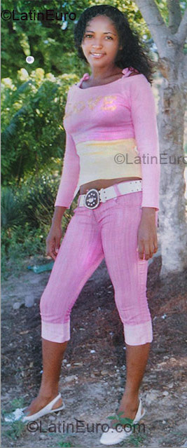 Date this athletic Brazil girl Faby from Maceio BR5229