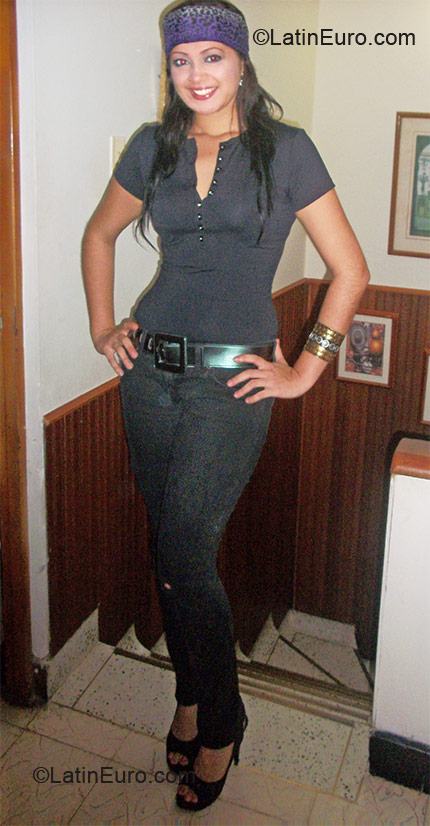 Date this delightful Colombia girl Miriam from Valledupar CO6941