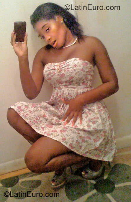 Date this voluptuous Jamaica girl Christy from Kingston JM243