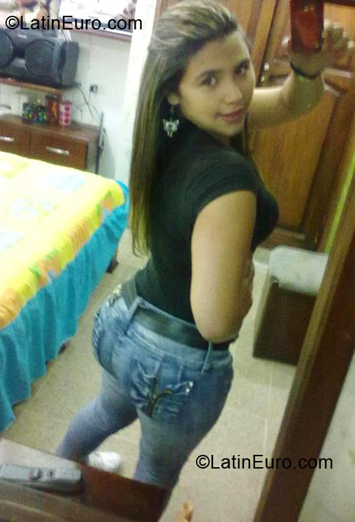 Date this exotic Colombia girl YENIFER from Medellin CO6963