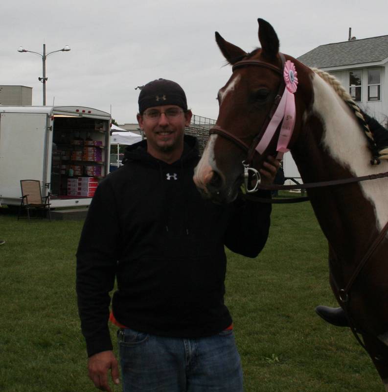 Date this delightful United States man Chris from Lowell US9671