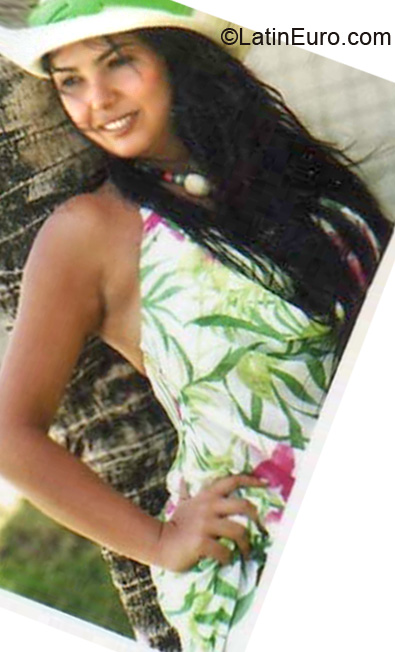 Date this happy Brazil girl Hariana from Sao Paulo BR5253