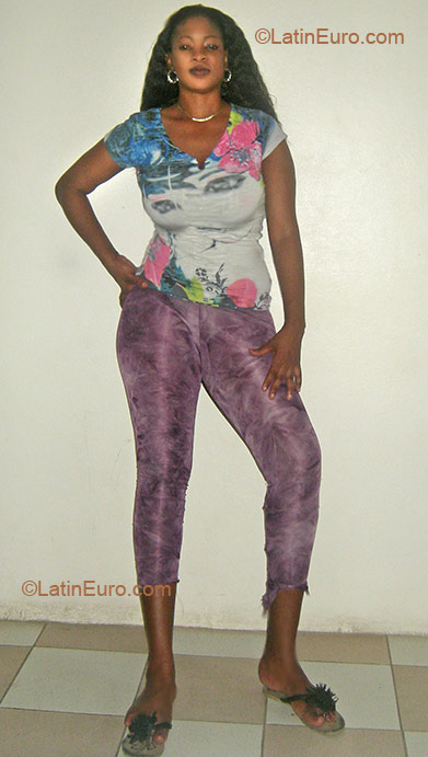 Date this beautiful Jamaica girl Latoya from Kingston JM301