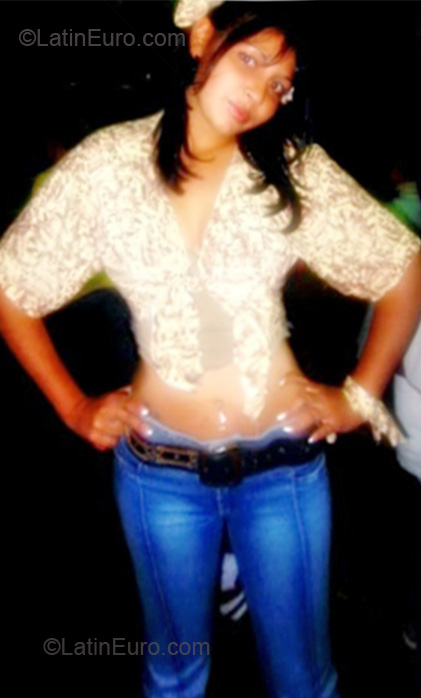 Date this beautiful Brazil girl Ilenia from Cascavel BR5307