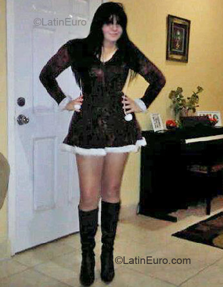 Date this exotic Honduras girl Daniela from La Ceiba HN325